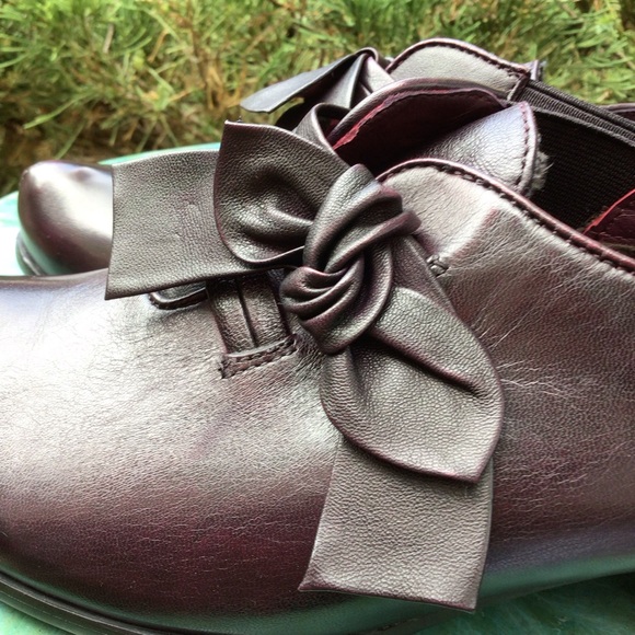 SPRING Step Ila (38) WOMEN’S Polished Leather Loafers, Leather bow in burgundy. - Picture 4 of 10